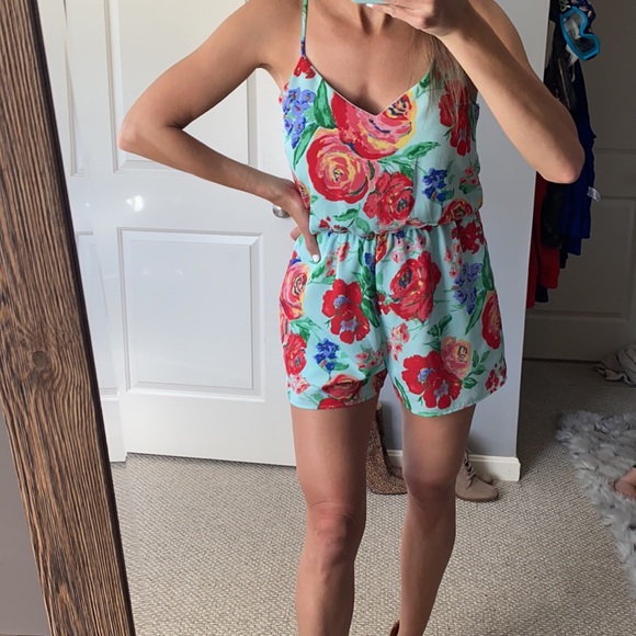 Floral Romper - Picture 2 of 4